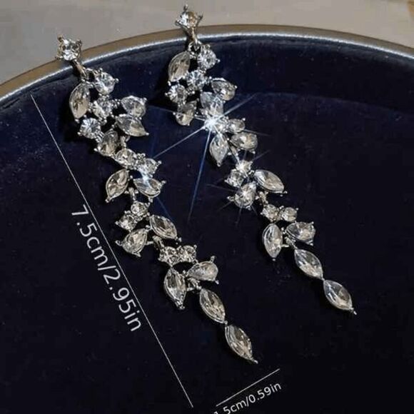 Boho Diamond Leaf Dangle Earrings - Picture 3 of 4